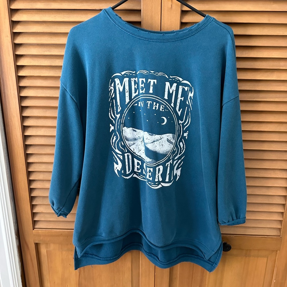 Women’s graphic sweatshirt